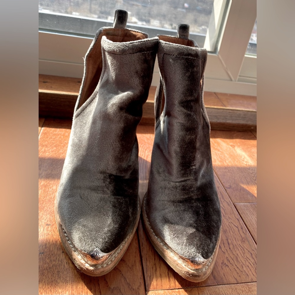 Jeffrey Campbell Cromwell velvet booties size 6.5 - Picture 2 of 11